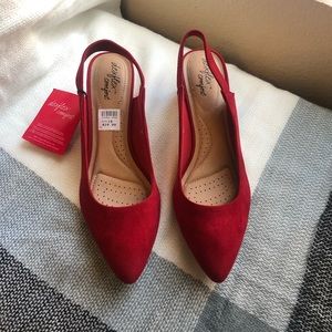 📛PRICE DROP📛 Red Small thick heel
